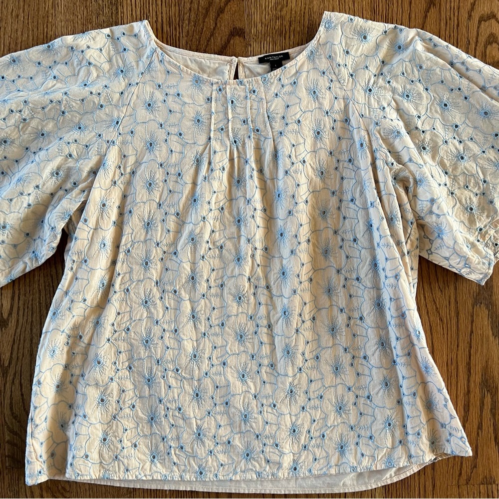 🆕 Ann Taylor pale pink draped sleeve blouse blue floral size large
